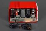 Red Plaskon + Beetle Plastic Detrola 278 ’Super Pee-Wee’ Radio